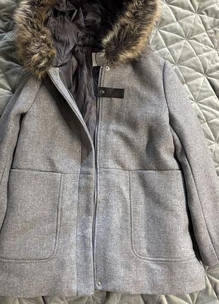 Пальто  zara сіре з капюшоном