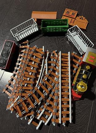 Залізна дорога trains, 2 локомотиви, вагончики та рейки