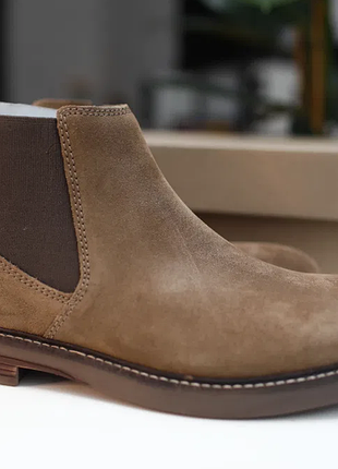Нові чоловічі чоботи дербі clarks paulson up olive suede us9 (устілка 26 см)