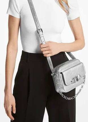 Сумка michael kors серебряная. silver parker medium pouchette shoulder bag. оригинал