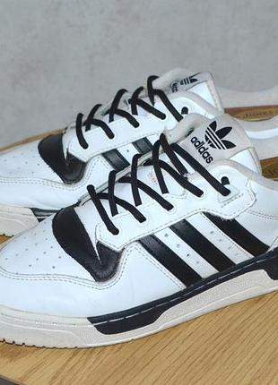 Кросівки adidas шкіра оригінал - 43 розмір