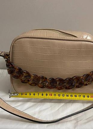 Сумочка женская stradivarius бежевая. новая 3