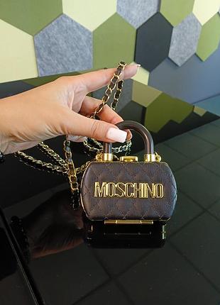 Міні-сумочка, модний аксесуар в стилі moschino
