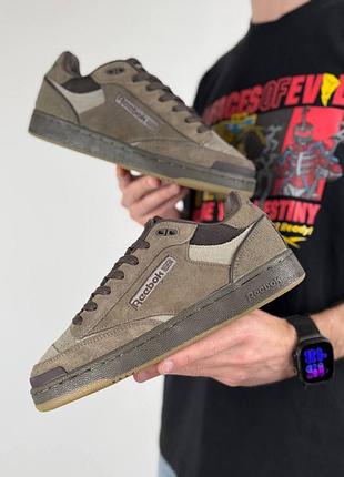Чоловічі кросівки
reebok club c brown