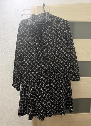 Коротка сукня жіноча zara чорна з візерунком