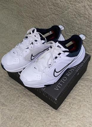 Шкіряні кросівки nike. розмір 45 устілка 29 см. натуральна шкіра! оригінал!