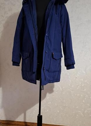 Парка levi's performance m, пух, синя