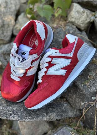 Червоні жіночі кросівки new balance (замша)