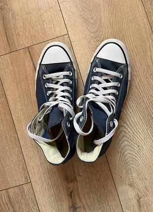 Кеды converse высокие, темно-синего цвета, обуты всего несколько раз.