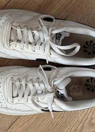 Мужские белые кожаные кроссовки nike, размер 46, упитанные (все дефекты на фото)