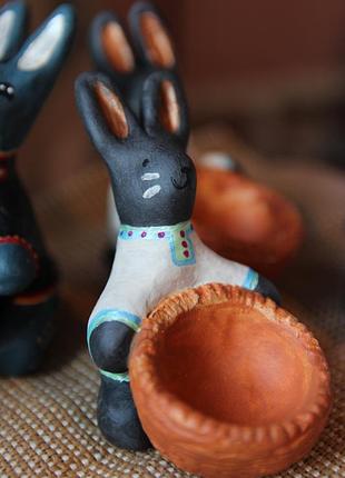 Керамическая подставка под письмо "пасхальный зайчик". полностью ручная работа. на большой день