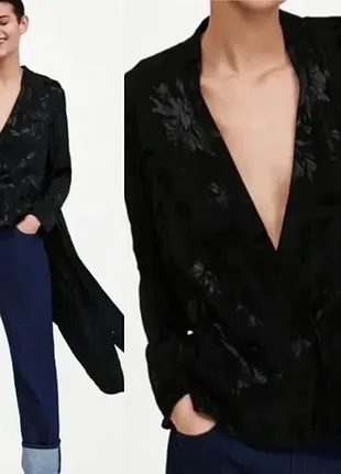 Асимметричный черный жакет-кимоно с цветочным жаккардовым узором zara.