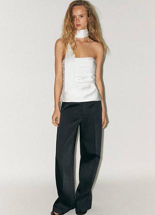 Zara атласний топ-бандо з драпіруванням та зав'язкою-чокером