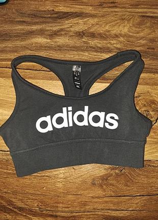 Спортивный топ adidas оригинал на 7-8 лет