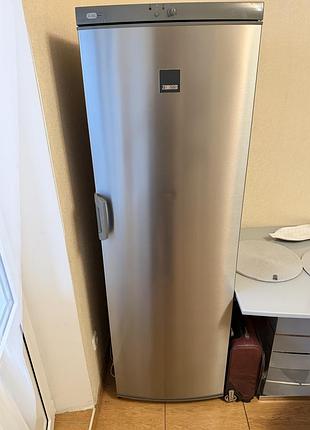 Морозильна камера zanussi zfu27400xa