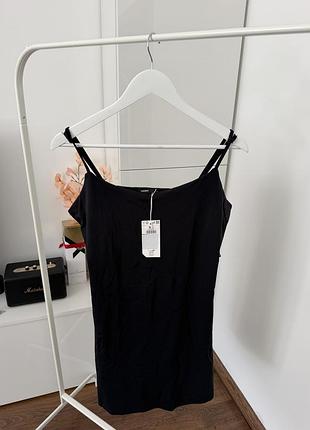Коротка жіноча сукня cropp на бретелях, чорна
