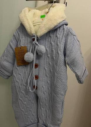 В'язаний комбінезон на овчині з помпонами bilal kids блакитний 6-9 місяців (62-68 см)