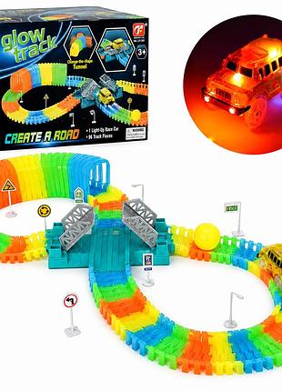 Автотрек glow track світиться в темряві з машинкою 9,5см, кулькою та дорожніми знаками, 96 деталей