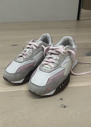 Кросівки жіночі puma бежево-сірі з рожевим, розмір 36