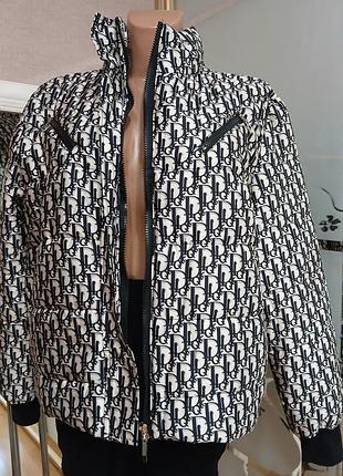 Утеплена курточка