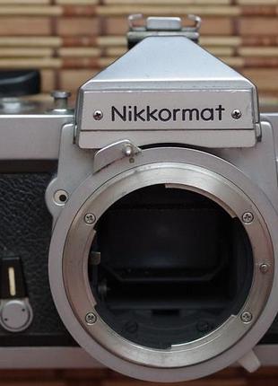 Фотоапарат nikon nikkormat ftn + черевик під спалах
