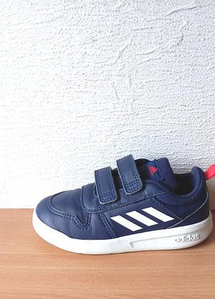 Класні кросівки adidas 26,5 р. устілка 16,8 см