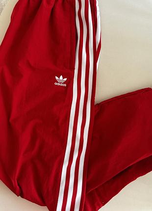 Спортивні штани adidas червоні