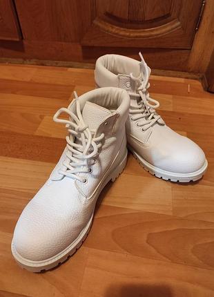Черевики жіночі білі на шнурівці shoes 40-41 розмір, довжина устілки 26 см