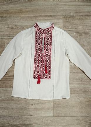 Вишиванка для хлопчика з довгими рукавами, біла з червоним орнаментом, розмір 122