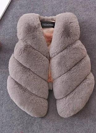Жилетка из искусственного меха