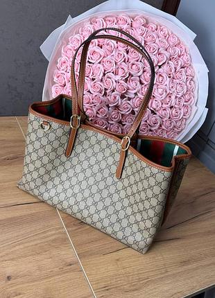 Шопер жіночий gucci emblem gg medium tote bag бежевий, коричневий