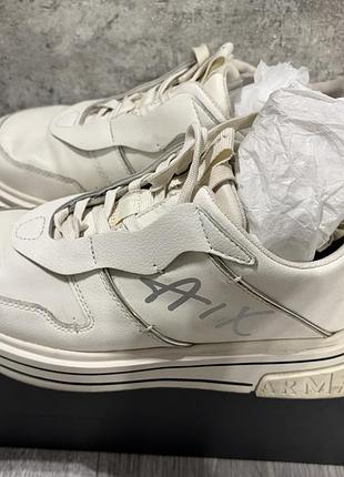 Кросівки  жіночі armani exchange monochromatic action leather metallic logo білий