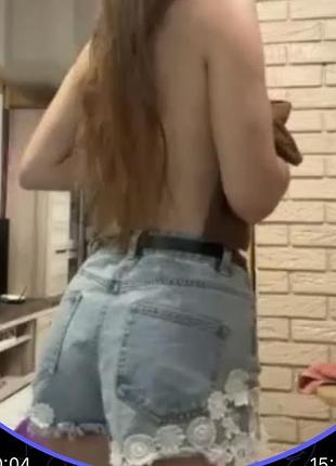 Женские шорты с рюшами с кружевами