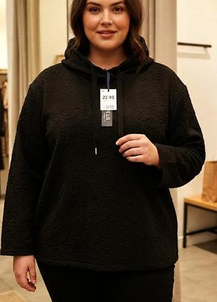 Стильный черный свитшот с фактурным рисунком (plus size)