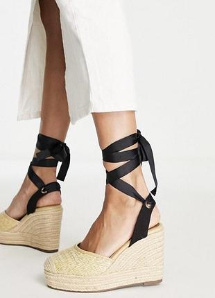 Стильні жіночі босоніжки-еспадрильї  asos design на джгутовій танкетці