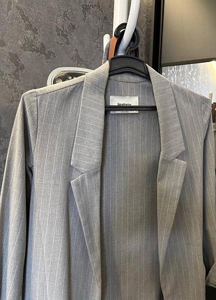 Костюм бренду stradivarius дуже гарної якості