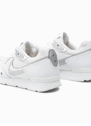 Кросівки nike venture runner білі 3