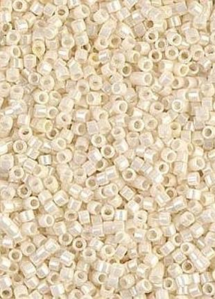 Db-203 бісер miyuki delica beads 11/0 (перлиновий молочний)