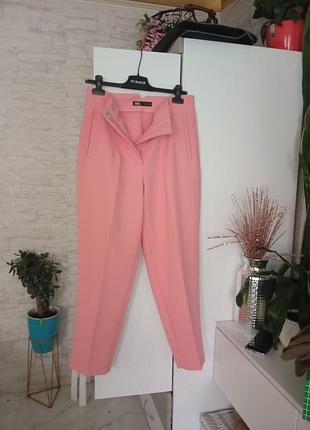 Розовые брюки с высокой посадкой zara.