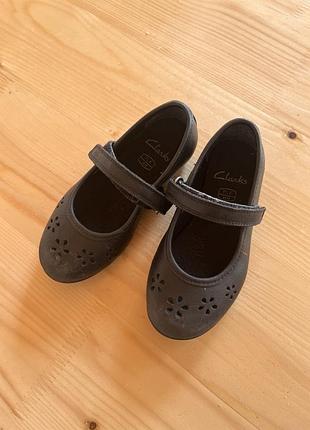Туфлі для дівчинки clarks чорні
