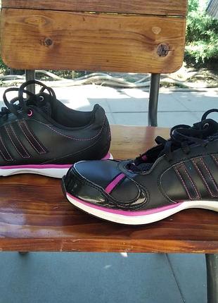 Продаю кросівки adidas , р. 39 довжина устілки 24 см