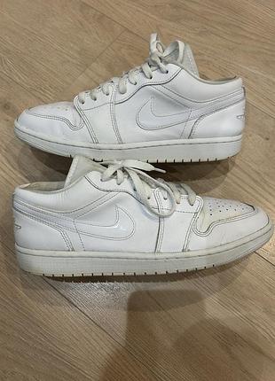 Кросівки чоловічі nike air jordan 1 білі розмір 43