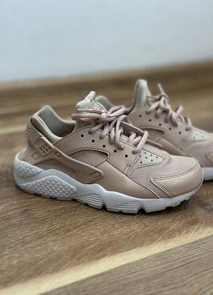 Кросівки жіночі nike air huarache бежеві, розмір 37, довжина устілки 23.5 см