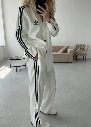Брючний костюм жіночий adidas x balenciaga молочно-білий