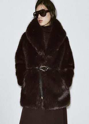 Коричнева шуба zara з поясом