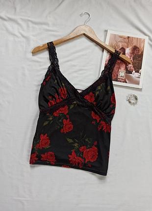 Топ на бретелях з мереживом/у квітковий принт розмір м pink boutique