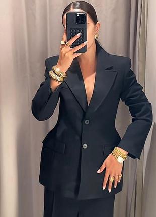 Черный приталенный пиджак zara зара с акцентной талией xs 8805/707/800