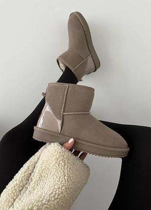 Бежеві жіночі уггі ugg classic mini cream beige lacquer х угг міні 36
