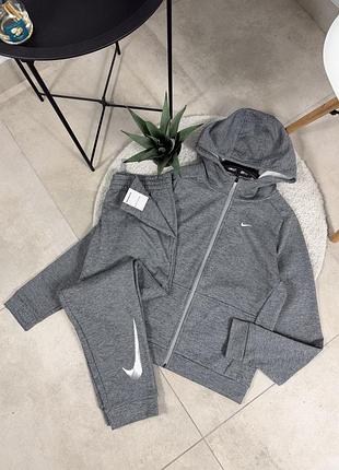 Спортивний костюм від nike