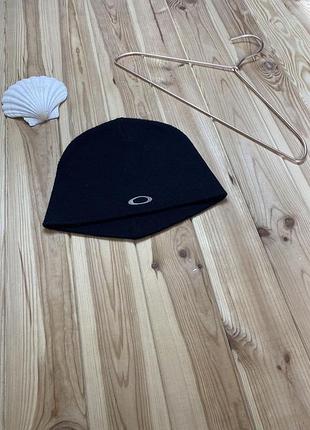 Вінтажна шапка oakley vintage ellipse beanie black